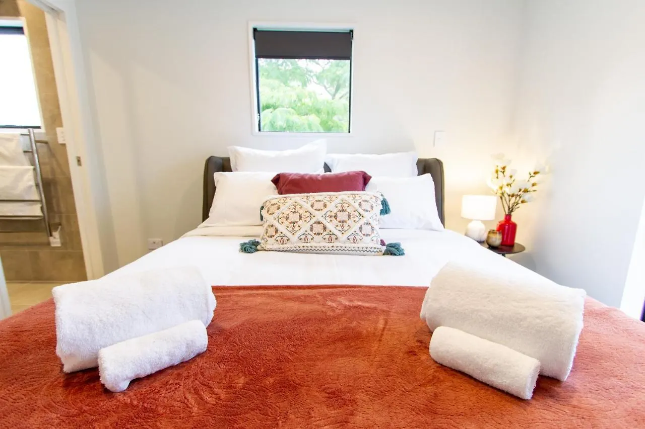 2 Bed Paradise Near Hagley Park Διαμέρισμα Κράισττσερτς